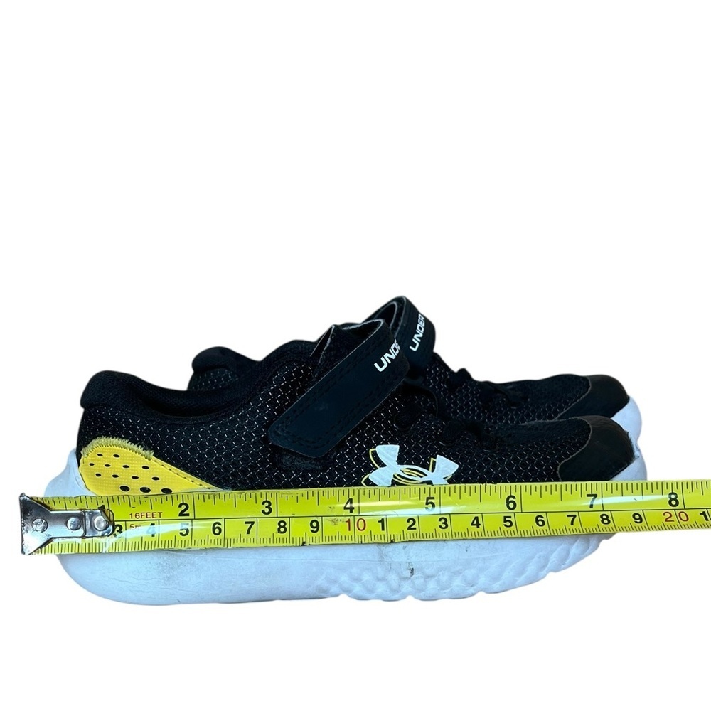 🌼 5/$20 Under Armour Boys Black Yellow Sneakers Size 12K Lightweight Running - Picture 7 of 10